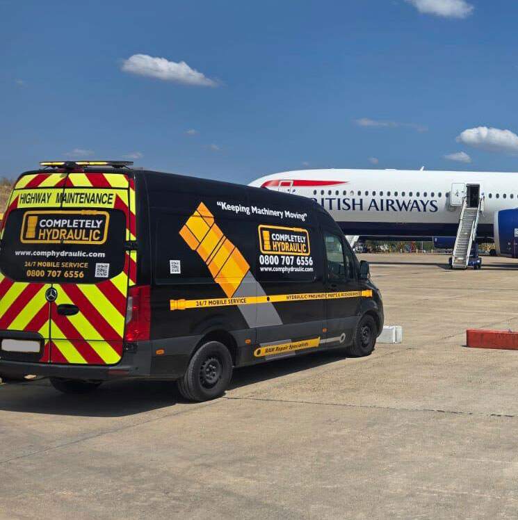 Hydraulic support for airports and ground support equipment