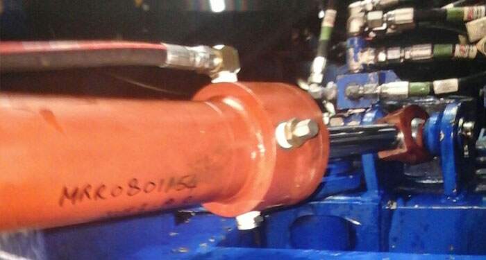 On-site hydraulic cylinder thread repair and modification