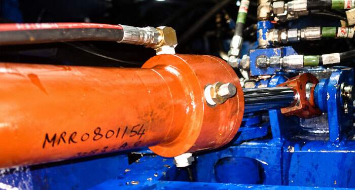 On-Site Hydraulic Cylinder Thread Repair & Modification